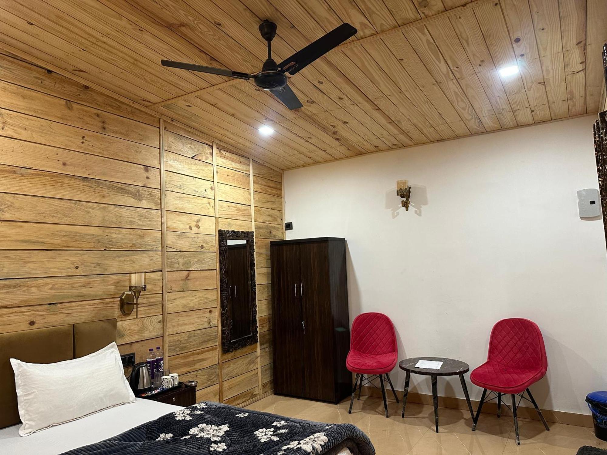 Cabana Riverside Resort - Kainchi Dham Nainital Exterior foto